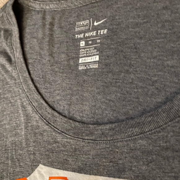 Women’s SF Giants XL Nike Shirt - Picture 2 of 3